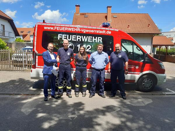 Bild vergrößern: Neuverpflichtungen und Beförderung bei der Feuerwehr Saulheim_2022